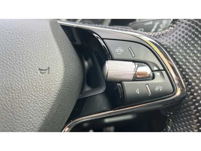 SKODA Karoq 1.5 TSI Sport Line 5dr DSG 