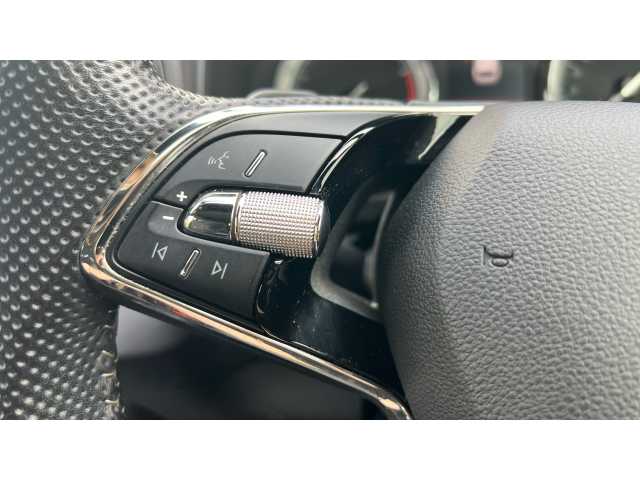 SKODA Karoq 1.5 TSI Sport Line 5dr DSG 