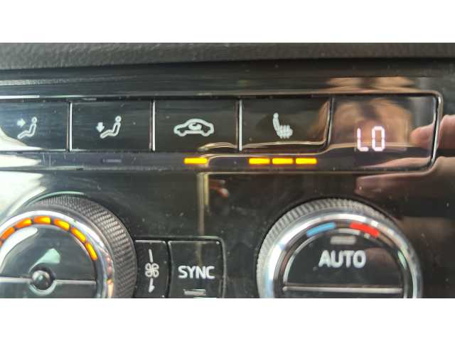 SKODA Karoq 1.5 TSI Sport Line 5dr DSG 