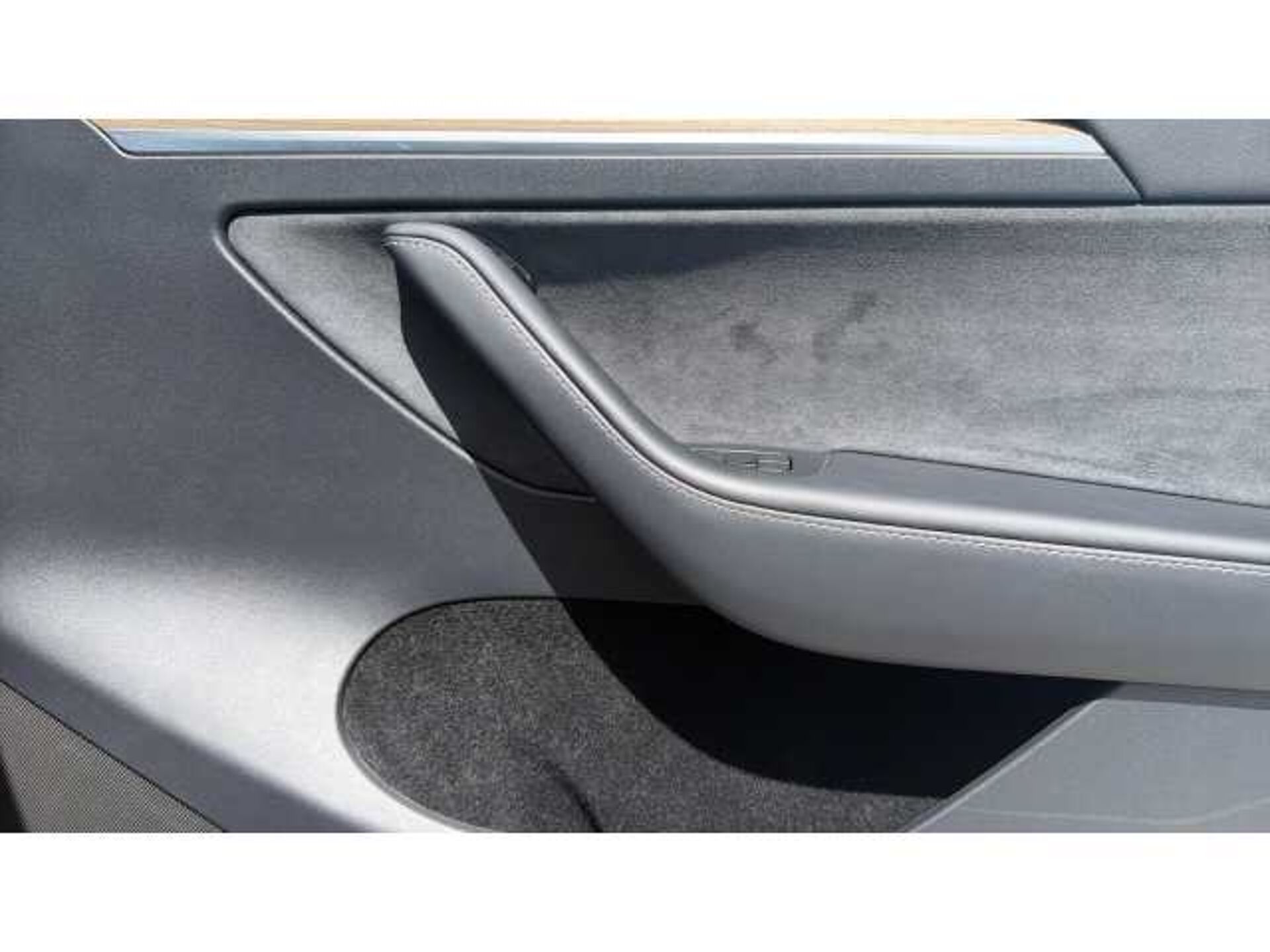 Tesla Model Y MODEL Y RWD 5dr Auto 