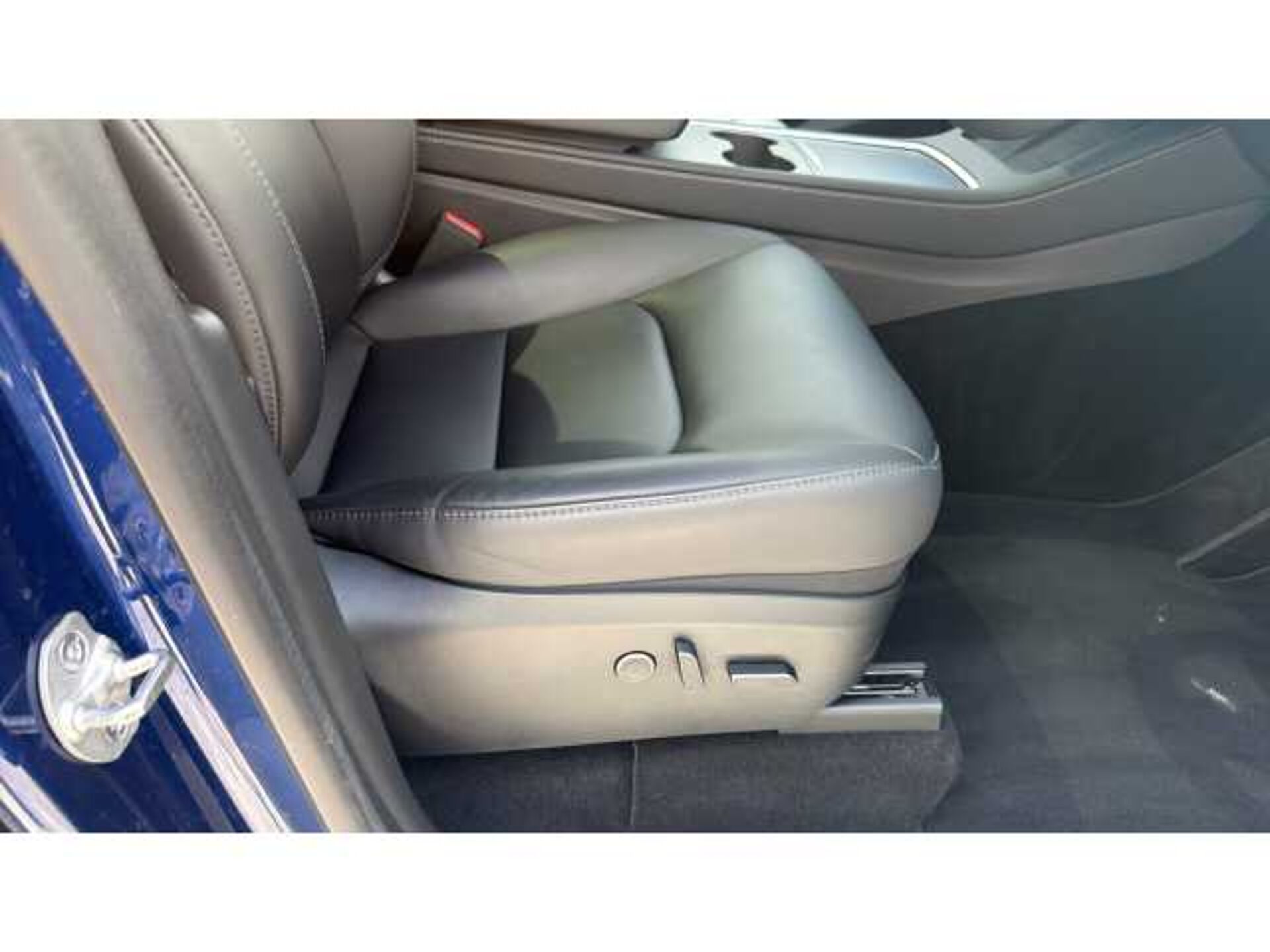 Tesla Model Y MODEL Y RWD 5dr Auto 