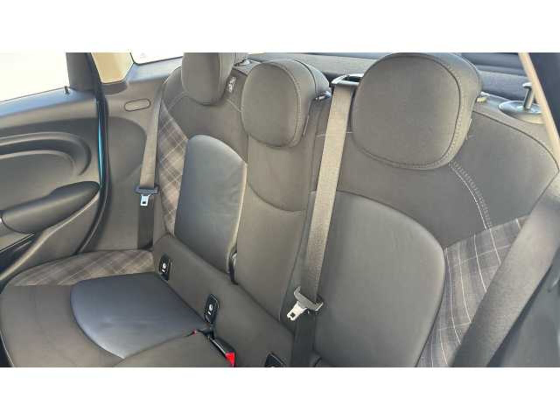 MINI Mini HATCHBACK 1.5 Cooper D 5dr 