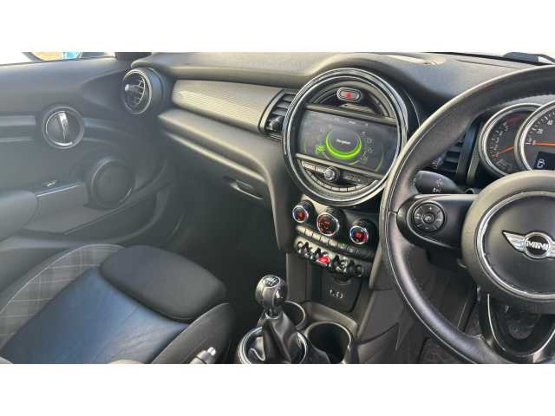 MINI Mini HATCHBACK 1.5 Cooper D 5dr 