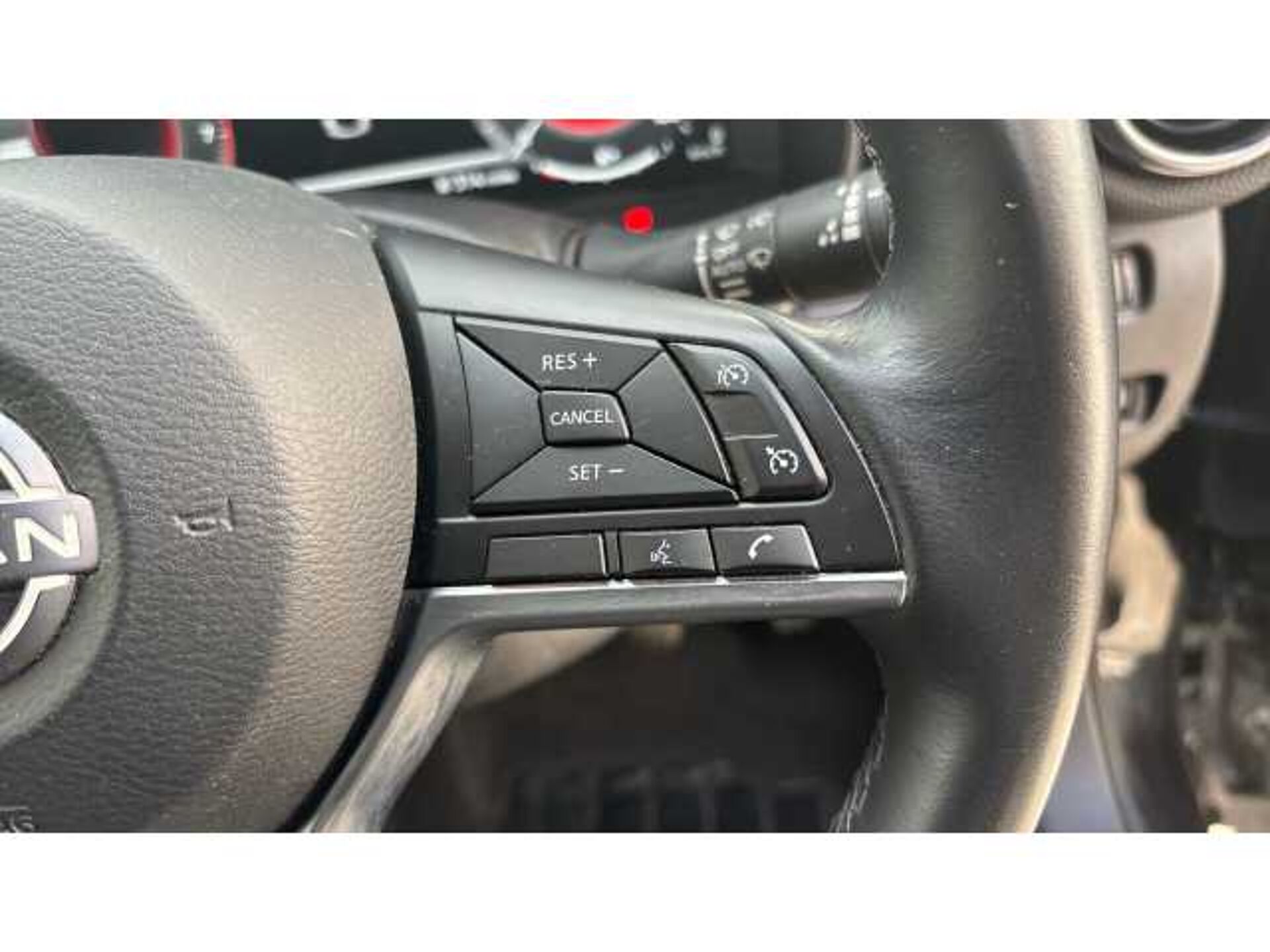 Nissan Juke JUKE 1.0 DiG-T N-Connecta 5dr 