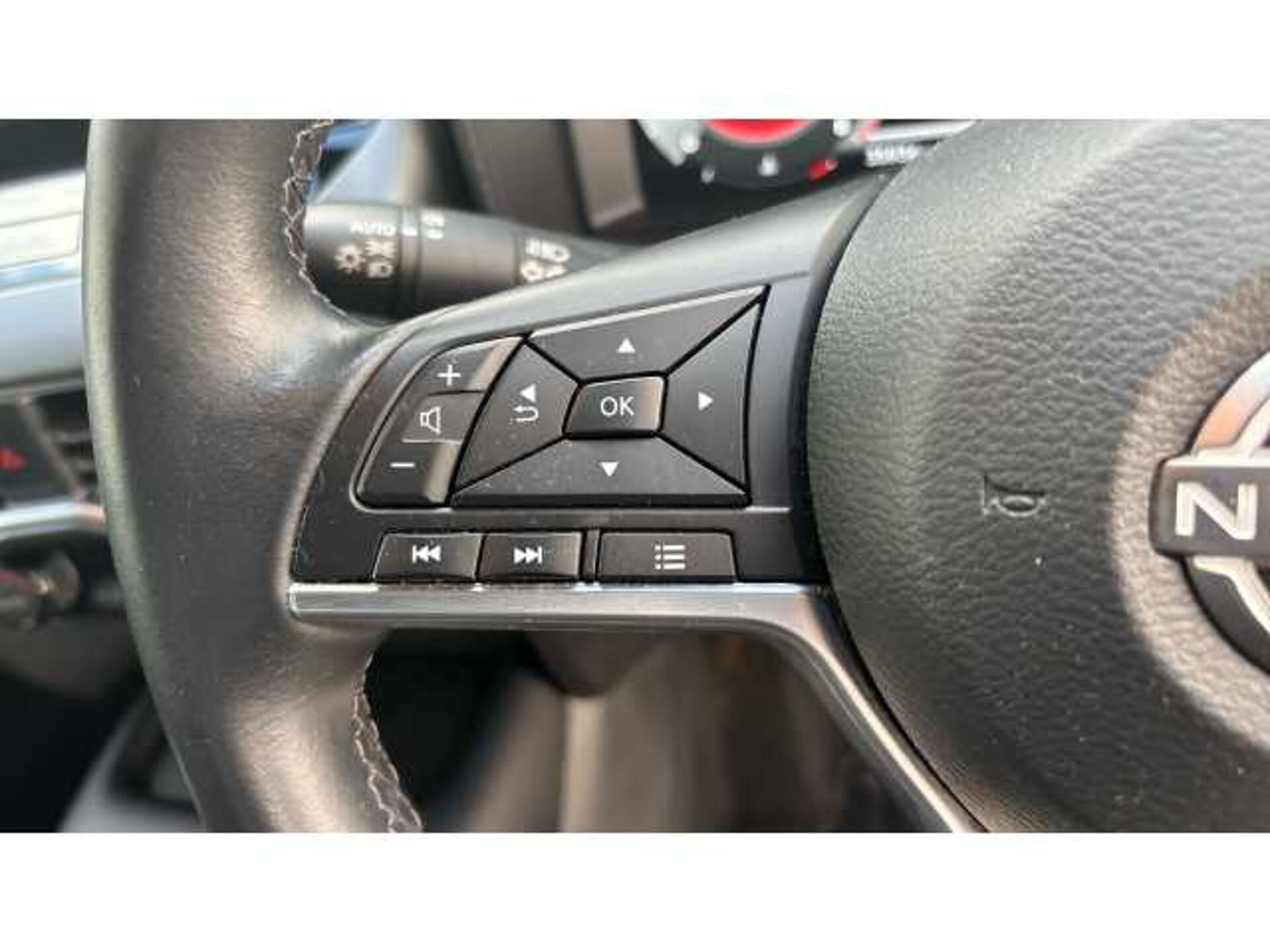 Nissan Juke JUKE 1.0 DiG-T N-Connecta 5dr 
