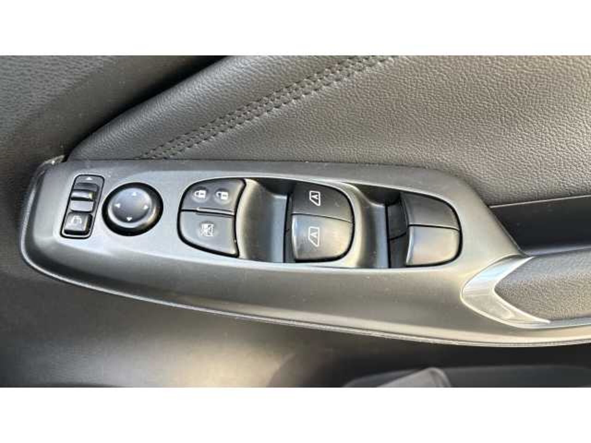 Nissan Juke JUKE 1.0 DiG-T N-Connecta 5dr 