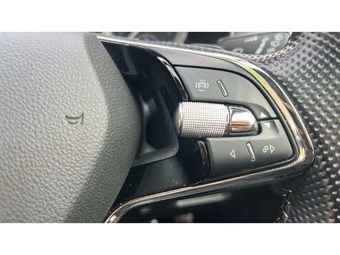 SKODA Karoq 1.5 TSI Sport Line 5dr DSG 
