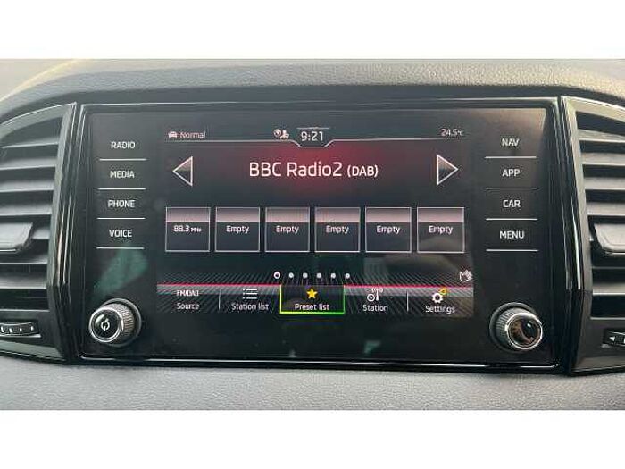 SKODA Karoq 1.5 TSI Sport Line 5dr DSG 