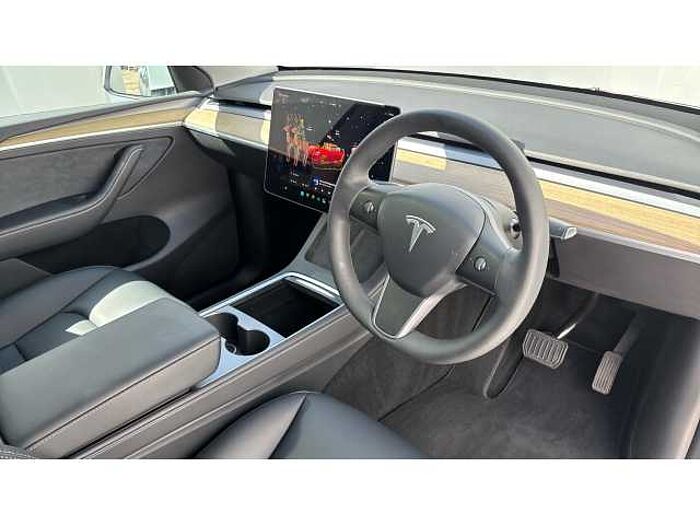 Tesla Model Y MODEL Y RWD 5dr Auto 