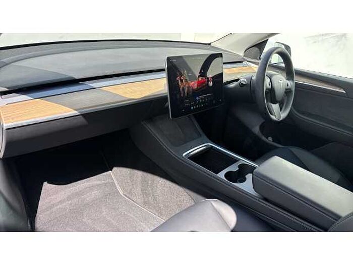 Tesla Model Y MODEL Y RWD 5dr Auto 