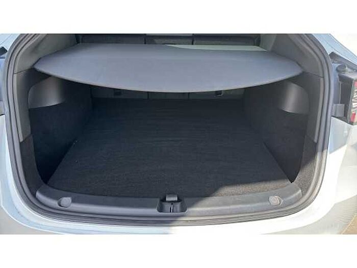 Tesla Model Y MODEL Y RWD 5dr Auto 
