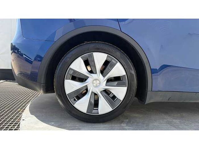 Tesla Model Y MODEL Y RWD 5dr Auto 