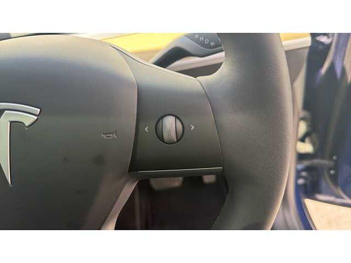 Tesla Model Y MODEL Y RWD 5dr Auto 