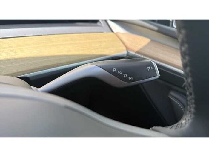 Tesla Model Y MODEL Y RWD 5dr Auto 