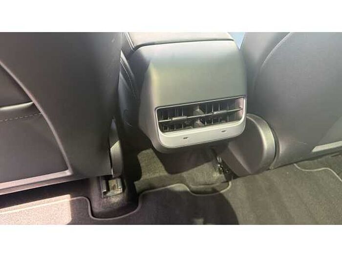 Tesla Model Y MODEL Y RWD 5dr Auto 