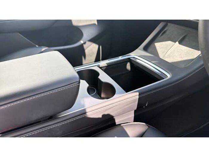 Tesla Model Y MODEL Y RWD 5dr Auto 