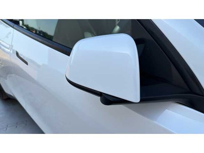 Tesla Model Y MODEL Y RWD 5dr Auto 