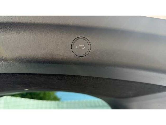 Tesla Model Y MODEL Y RWD 5dr Auto 