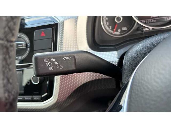 Volkswagen up! UP 1.0 90PS High Up 5dr 