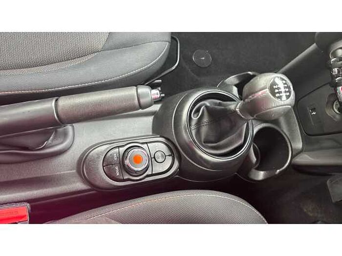 MINI Mini HATCHBACK 1.5 Cooper II 3dr 