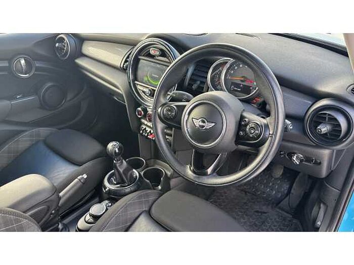 MINI Mini HATCHBACK 1.5 Cooper D 5dr 