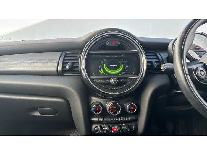 MINI Mini HATCHBACK 1.5 Cooper D 5dr 