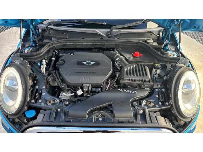 MINI Mini HATCHBACK 1.5 Cooper D 5dr 