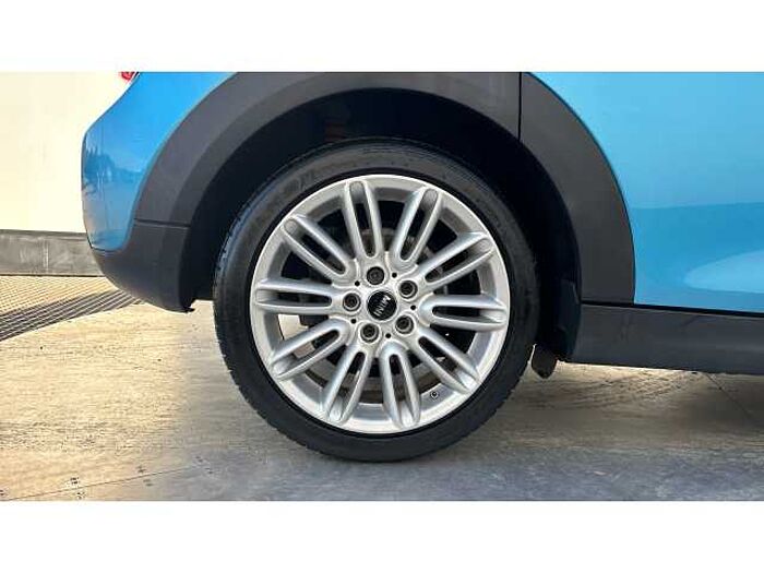 MINI Mini HATCHBACK 1.5 Cooper D 5dr 