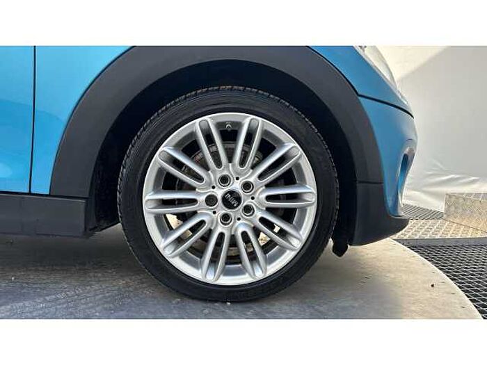 MINI Mini HATCHBACK 1.5 Cooper D 5dr 