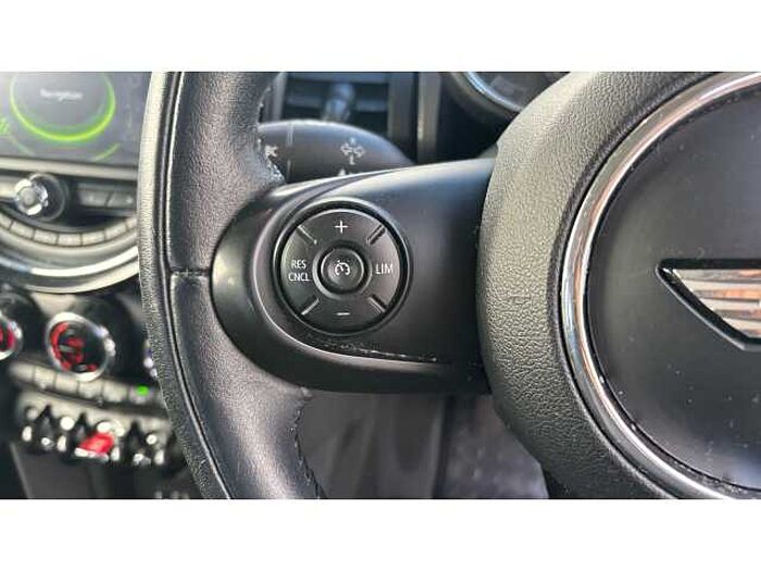 MINI Mini HATCHBACK 1.5 Cooper D 5dr 