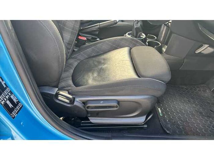 MINI Mini HATCHBACK 1.5 Cooper D 5dr 