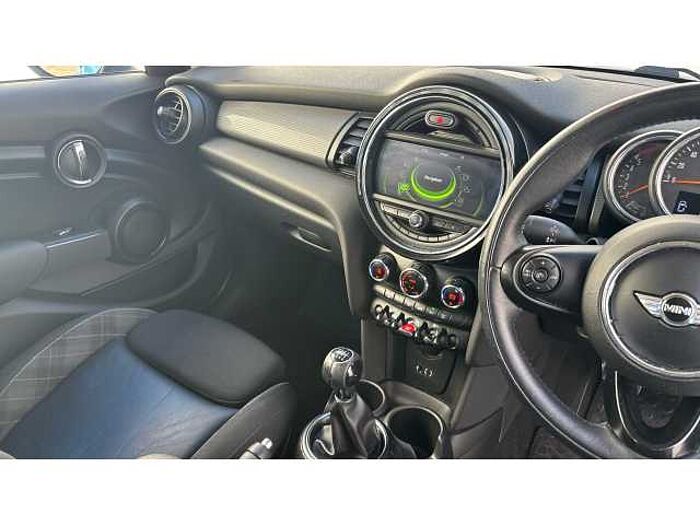 MINI Mini HATCHBACK 1.5 Cooper D 5dr 