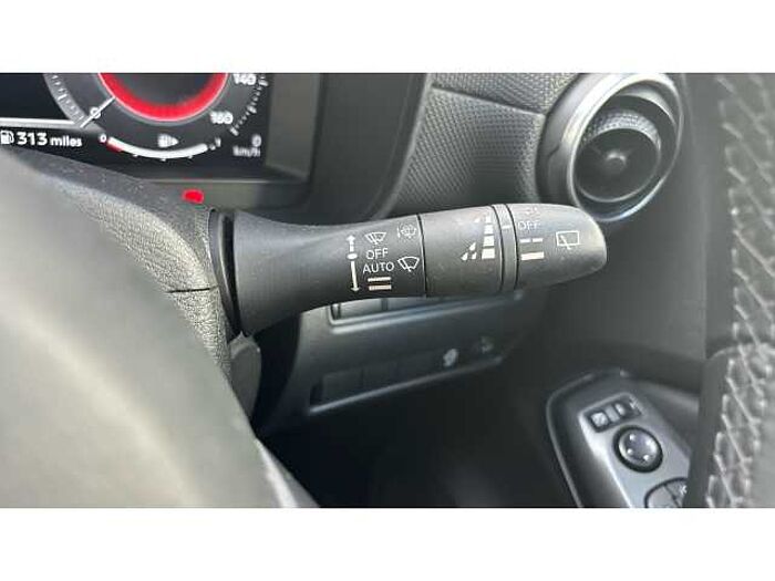 Nissan Juke JUKE 1.0 DiG-T N-Connecta 5dr 