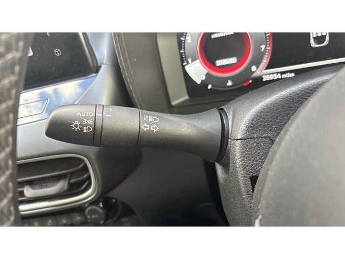 Nissan Juke JUKE 1.0 DiG-T N-Connecta 5dr 