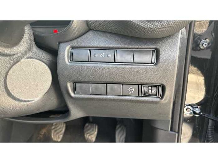 Nissan Juke JUKE 1.0 DiG-T N-Connecta 5dr 