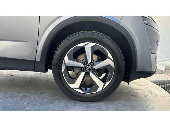 Nissan Qashqai QASHQAI 1.3 DiG-T MH N-Connecta 5dr 