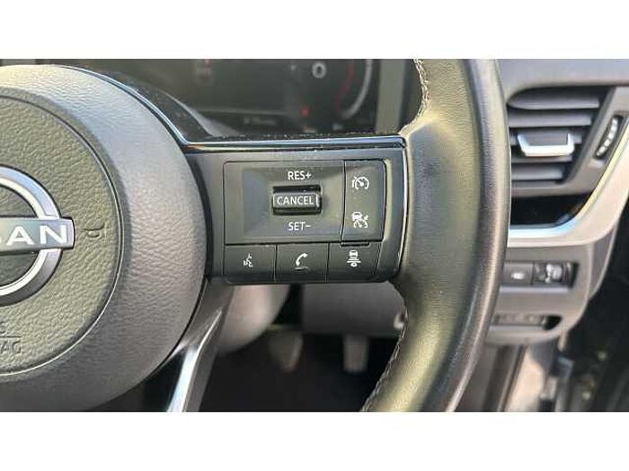 Nissan Qashqai QASHQAI 1.3 DiG-T MH N-Connecta 5dr 