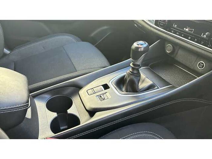 Nissan Qashqai QASHQAI 1.3 DiG-T MH N-Connecta 5dr 