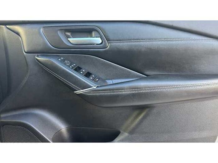 Nissan Qashqai QASHQAI 1.3 DiG-T MH N-Connecta 5dr 