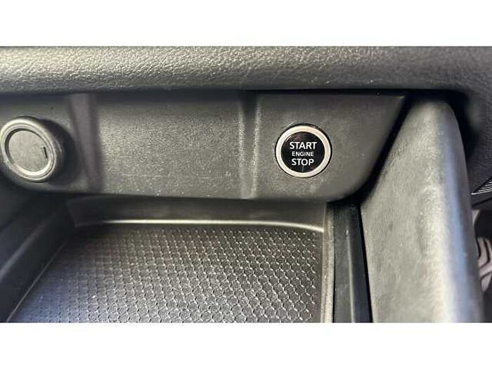 Nissan Qashqai QASHQAI 1.3 DiG-T MH N-Connecta 5dr 