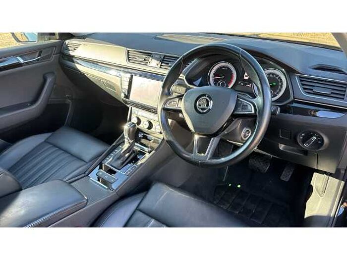 SKODA Superb SUPERB 2.0 TSI Laurin + Klement 5dr DSG 
