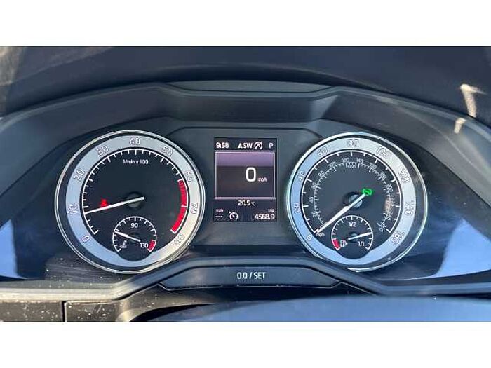 SKODA Superb SUPERB 2.0 TSI Laurin + Klement 5dr DSG 
