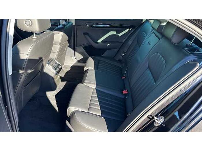 SKODA Superb SUPERB 2.0 TSI Laurin + Klement 5dr DSG 