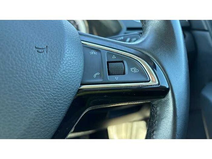 SKODA Superb SUPERB 2.0 TSI Laurin + Klement 5dr DSG 