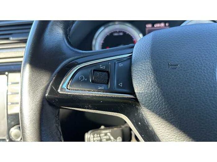 SKODA Superb SUPERB 2.0 TSI Laurin + Klement 5dr DSG 