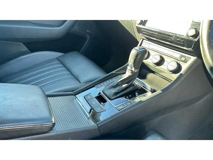 SKODA Superb SUPERB 2.0 TSI Laurin + Klement 5dr DSG 