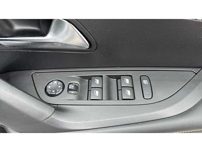 Peugeot 2008 2008 1.2 PureTech 130 Allure 5dr 